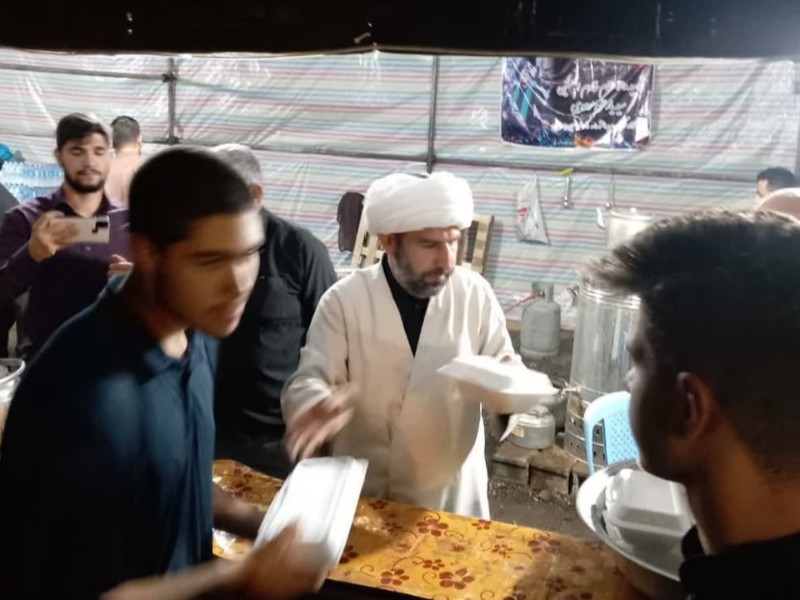 خدمت رسانی موکب سید الشهدای هرسین به زوار اربعین حسینی خدمت رسانی موکب سید الشهدای هرسین به زوار اربعین حسینی