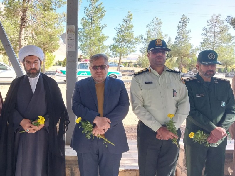 مزار شهدای شهرستان هرسین غبارروبی شد مزار شهدای شهرستان هرسین غبارروبی شد
