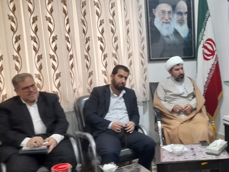 نباید دربحث حجاب توپ را به زمین همدیگر انداخت نباید دربحث حجاب توپ را به زمین همدیگر انداخت