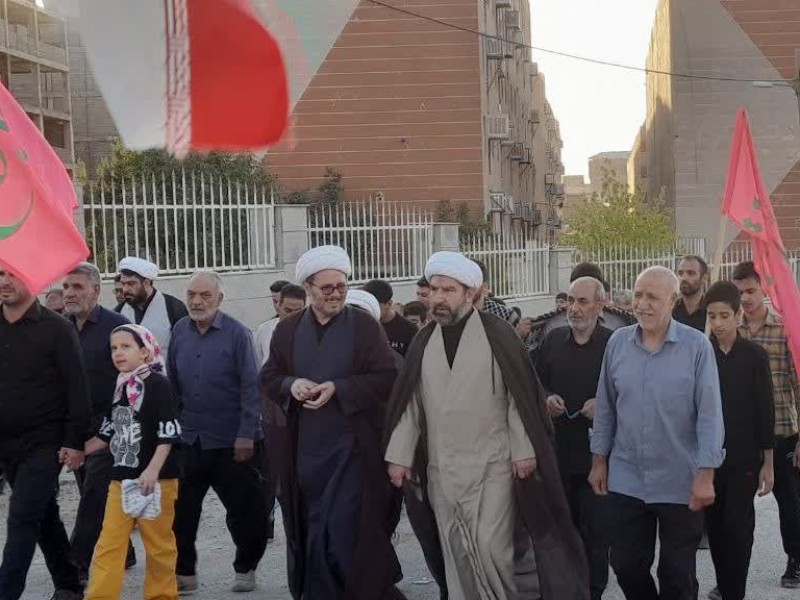 پیاده روی عزاداران هرسینی در در روز شهادت امام رضا ( ع)+تصویر پیاده روی عزاداران هرسینی در در روز شهادت امام رضا ( ع)+تصویر