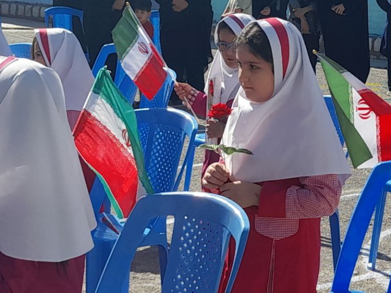 زنگ شکوفه ها در مدارس هرسین نواخته شد زنگ شکوفه ها در مدارس هرسین نواخته شد