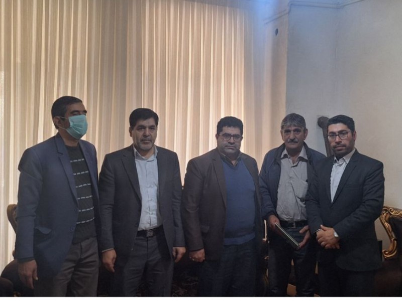 دیدار با خانواده معظم شهدای محسنی و حمزه ای در هرسین+عکس دیدار با خانواده معظم شهدای محسنی و حمزه ای در هرسین+عکس