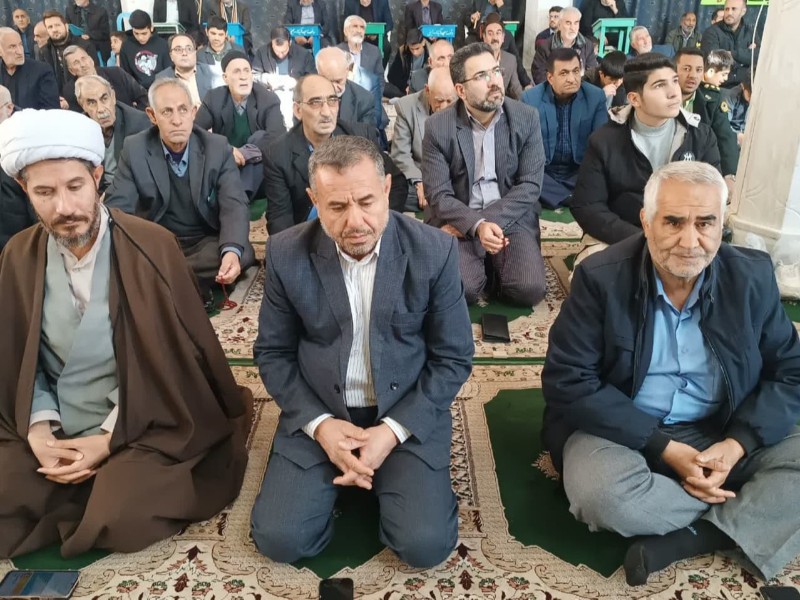 تصاویری از برگزاری نماز عبادی سیاسی جمعه در هرسین تصاویری از برگزاری نماز عبادی سیاسی جمعه در هرسین