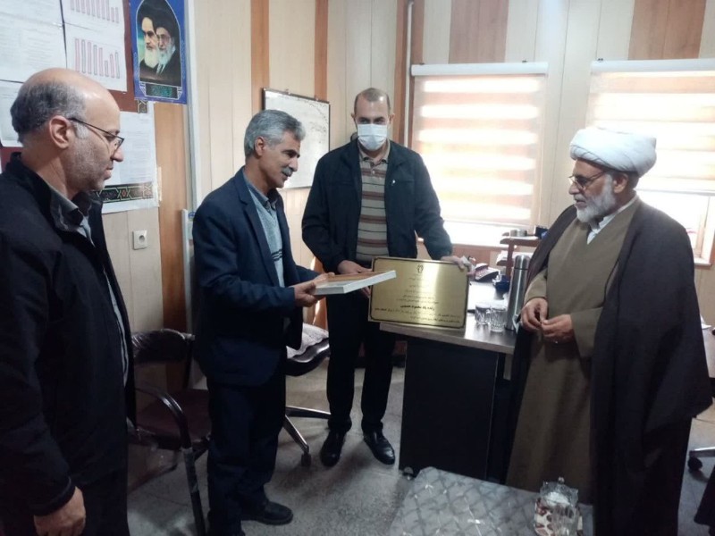 اهداء یک دستگاه اکسیژن ساز به مرکز سلامت بیستون اهداء یک دستگاه اکسیژن ساز به مرکز سلامت بیستون
