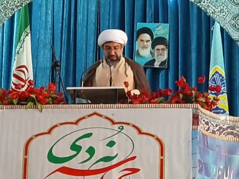 برخی از مسئولان ناکارآمد خود را مدیون این مردم نکنند