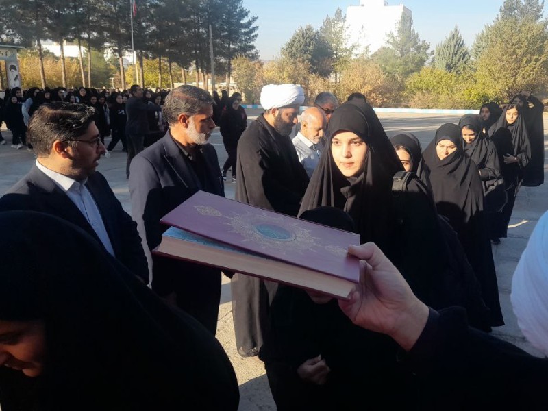 اعزام ۲۳۰نفر از دانش آموزان هرسینی به مناطق عملیاتی غرب کشور اعزام ۲۳۰نفر از دانش آموزان هرسینی به مناطق عملیاتی غرب کشور