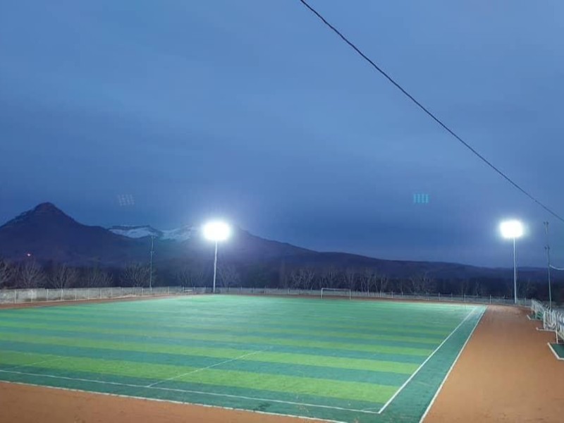 پایان عملیات اجرایی پیست و برج های روشنایی استادیوم فوتبال انقلاب هرسین پایان عملیات اجرایی پیست و برج های روشنایی استادیوم فوتبال انقلاب هرسین