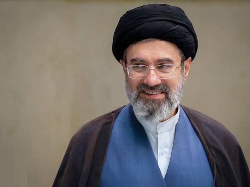 رهبر انقلاب در پیام نوروزی: سال ۱۴۰۵ سال اقتصاد مقاومتی در سایه وحدت ملی و امنیت ملی است