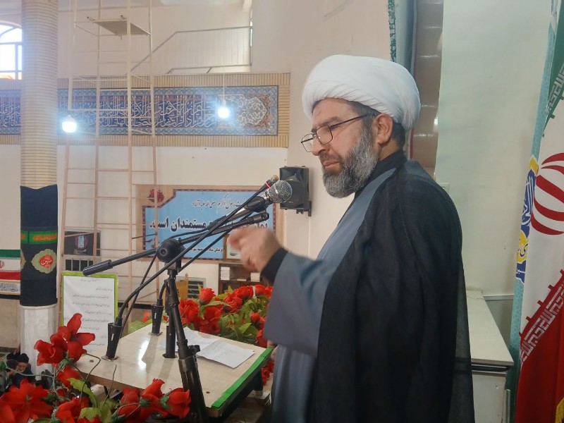 خون اما شهید ما همچون خون سید الشهدا موجب بیداری در عالم شد